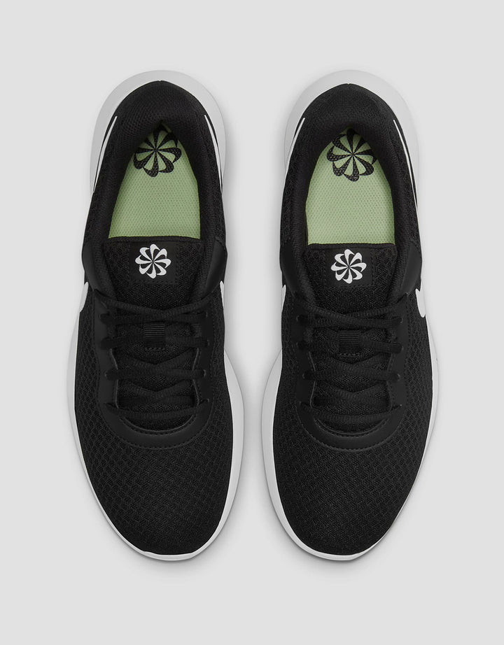 Nike Tanjun Sepatu Sneakers Pria