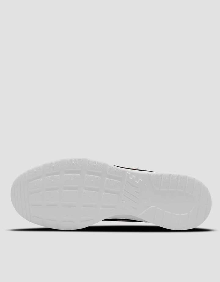 Nike Tanjun Sepatu Sneakers Pria