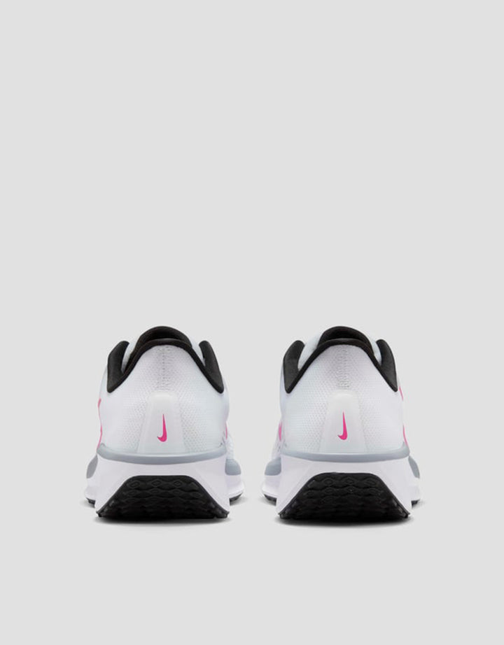 Nike Quest 6 Sepatu Sneakers Wanita