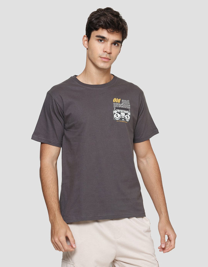 T Zone Old And Precious Print Kaos Lengan Pendek Pria