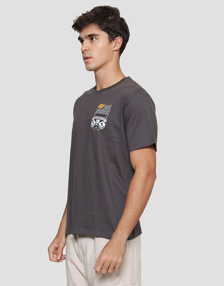 T Zone Old And Precious Print Kaos Lengan Pendek Pria