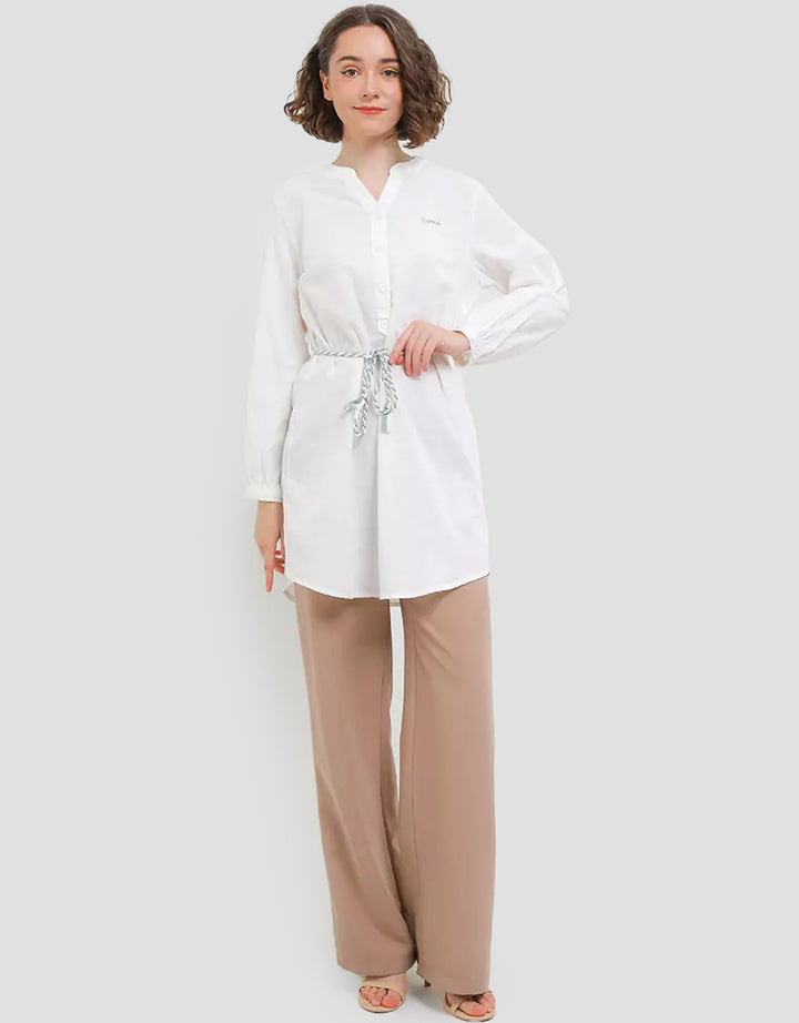 Expand Yutari Blouse Monokrom Wanita