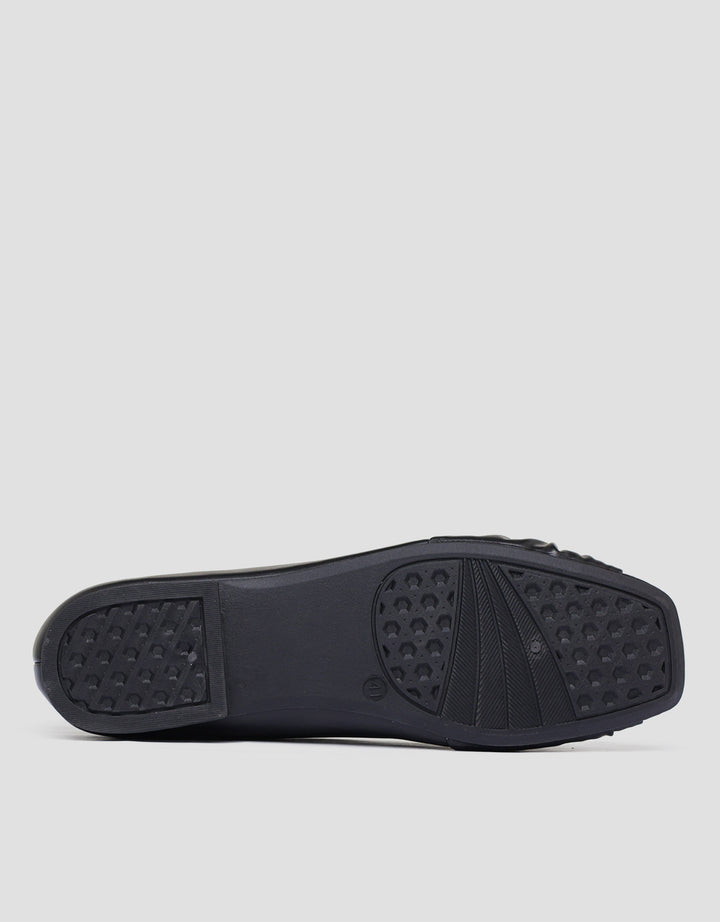 St. Yves Elegan Sepatu Flat Wanita