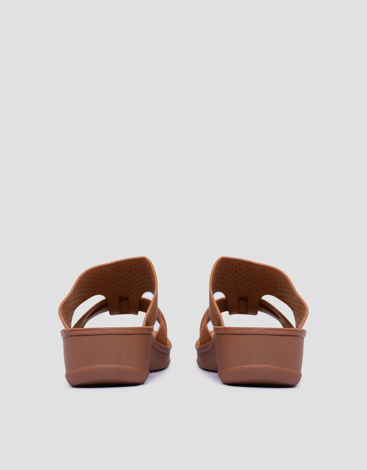 St. Yves Laser Cut Slipper Sandal Wanita