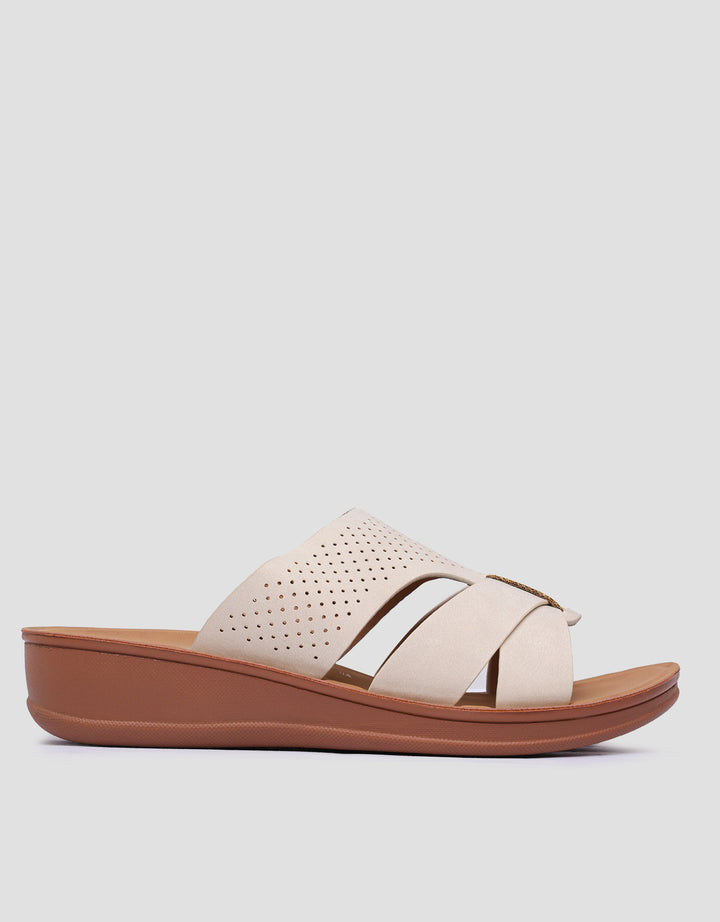 St. Yves Laser Cut Slipper Sandal Wanita