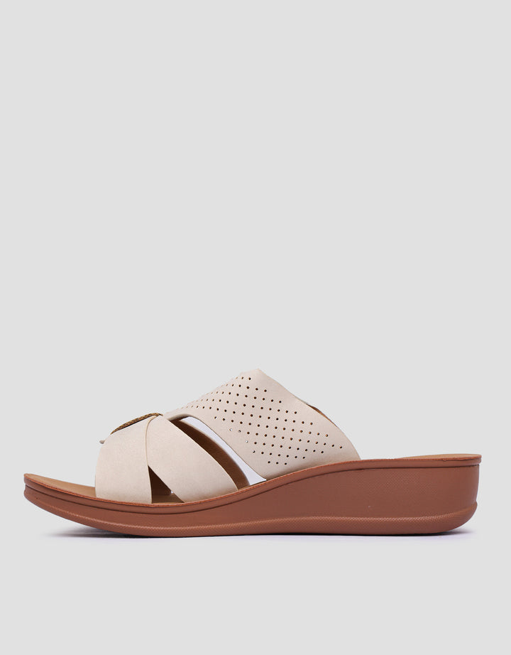 St. Yves Laser Cut Slipper Sandal Wanita