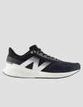 New Balance Sepatu Lari Pria