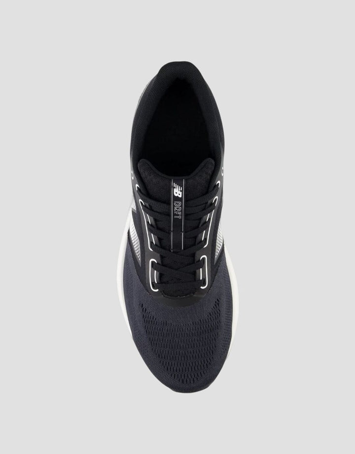New Balance Sepatu Lari Pria