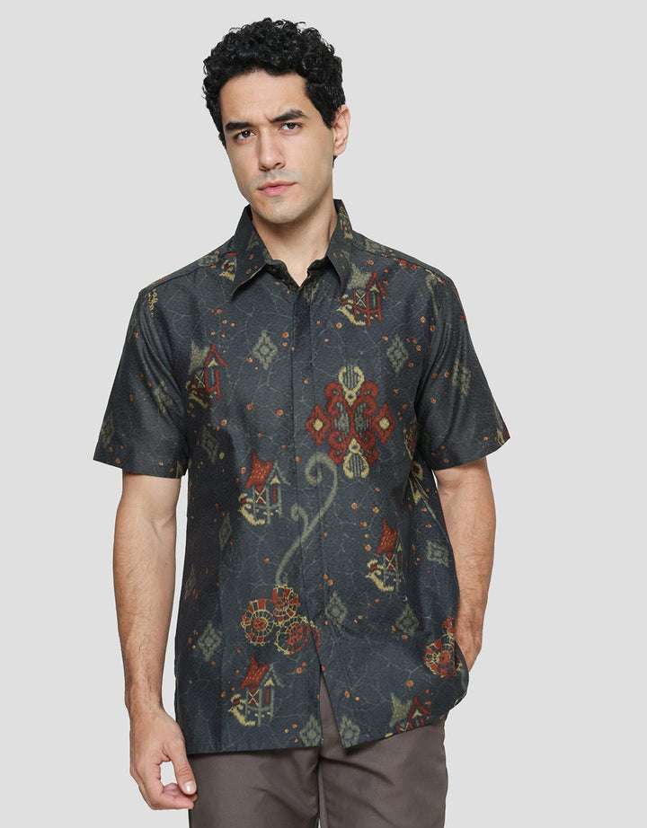 Arjuna Weda Body Fit Batik Modern 4 Hem Pria