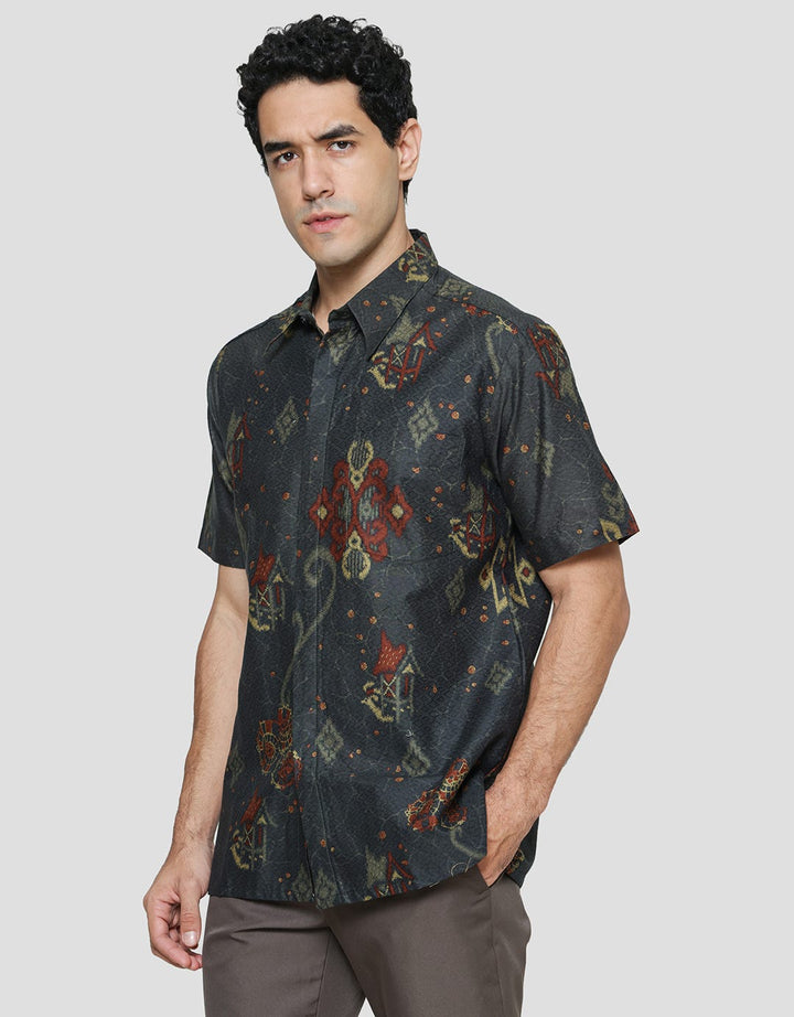 Arjuna Weda Body Fit Batik Modern 4 Hem Pria