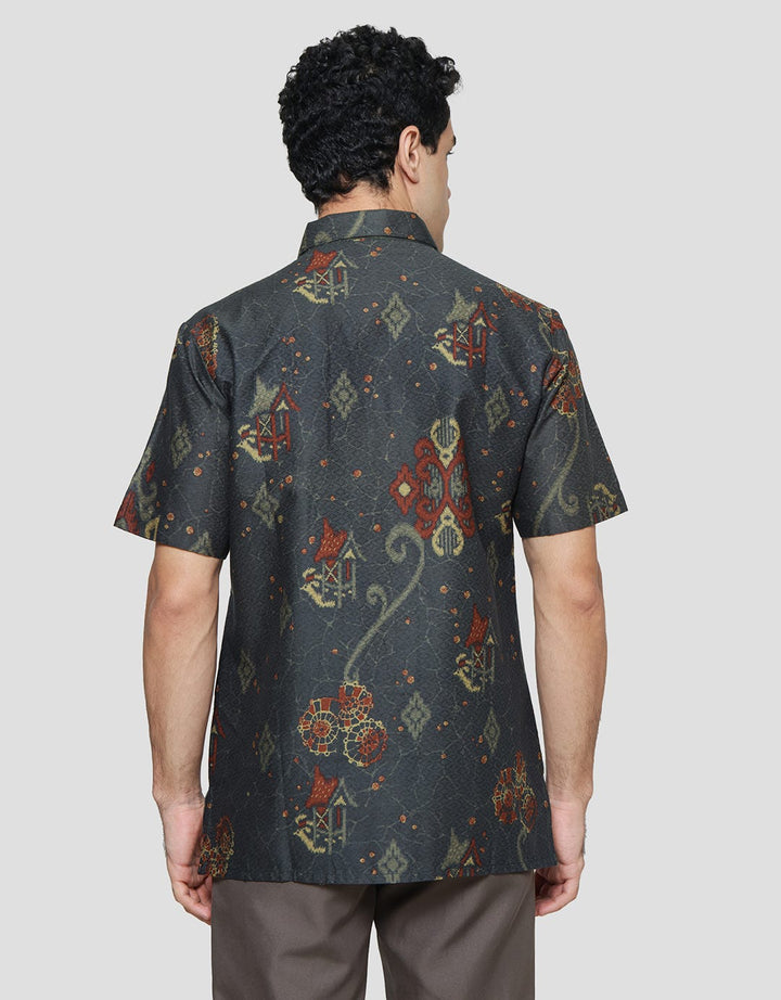 Arjuna Weda Body Fit Batik Modern 4 Hem Pria