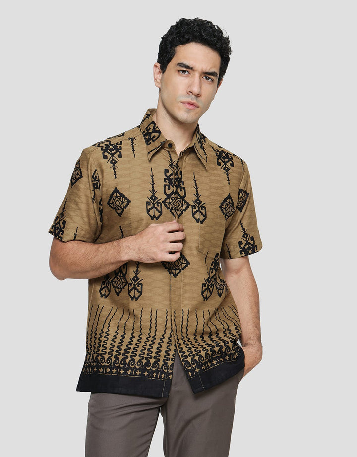 Arjuna Weda Hem Body Fit Batik Modern 3 Pria