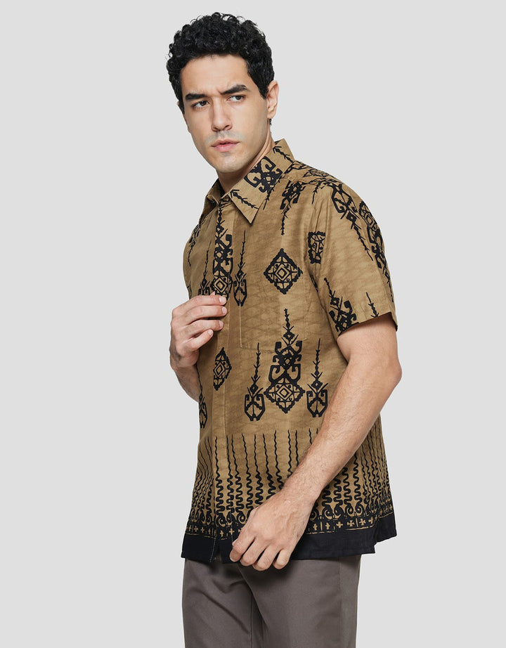 Arjuna Weda Hem Body Fit Batik Modern 3 Pria