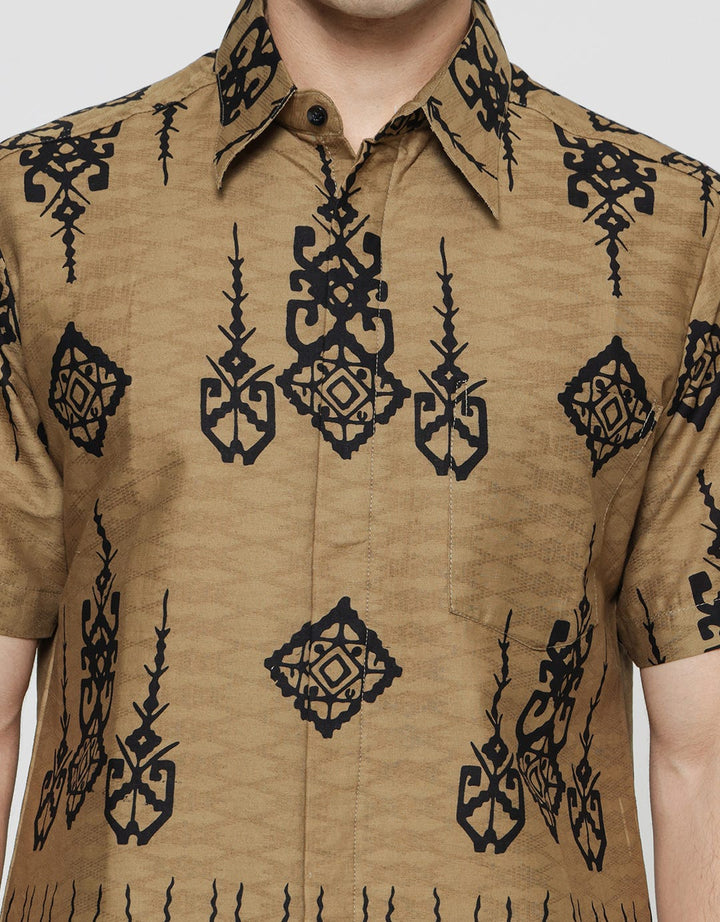 Arjuna Weda Hem Body Fit Batik Modern 3 Pria