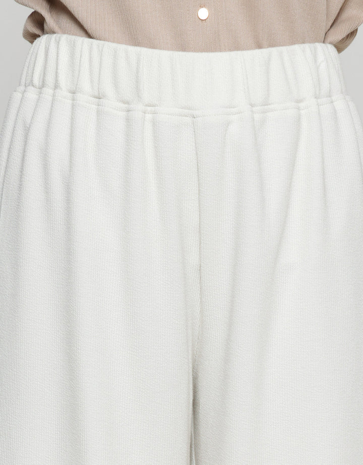 Annisa Cullote Basic Celana Panjang Wanita