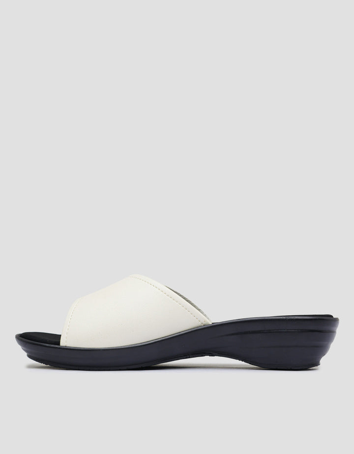 St. Yves Strap Slipper Sandals Wanita
