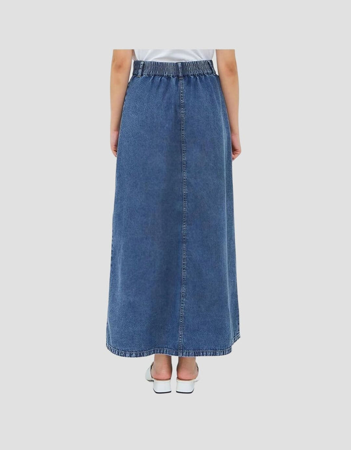 Geela Stella Rok Wanita