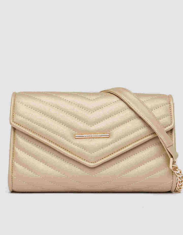 Connexion Petunia2 Chain Quilted Clutch for Women