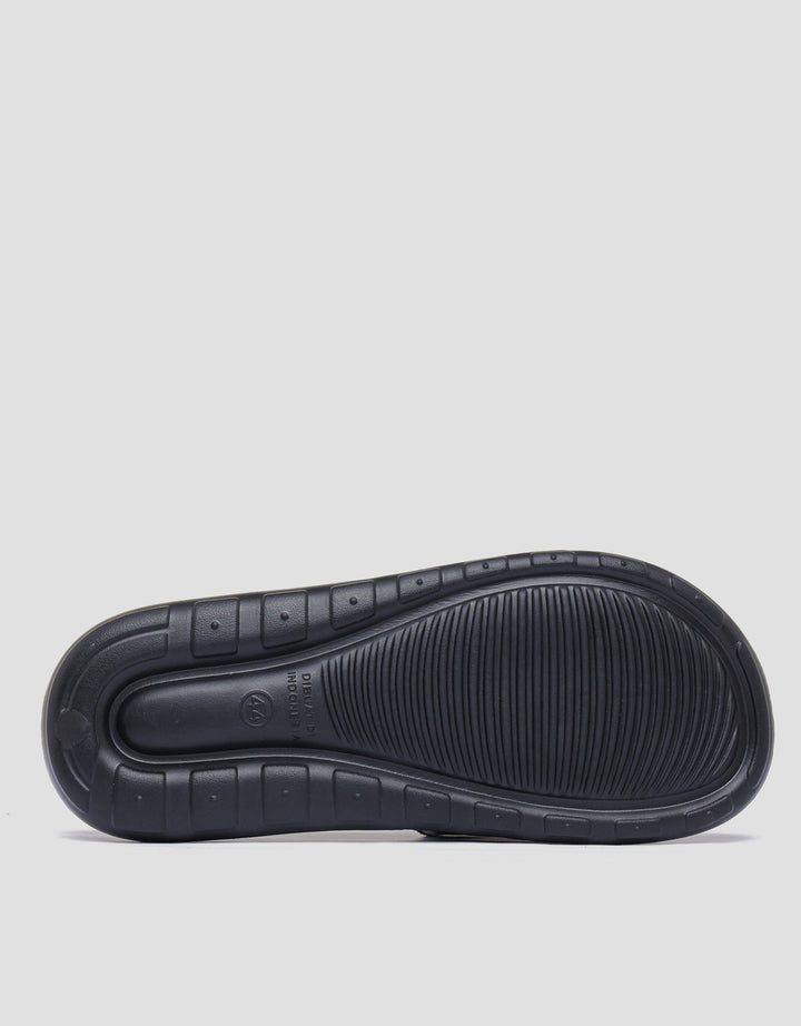 Nevada Sebastian Sandal Slipper Pria