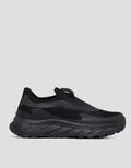 Yongki Komaladi Slip On Sneakers Pria