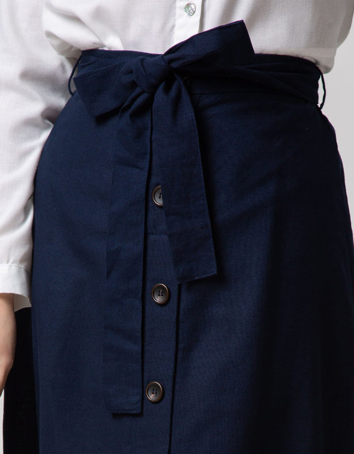 Annisa Rami Horn Button Skirt