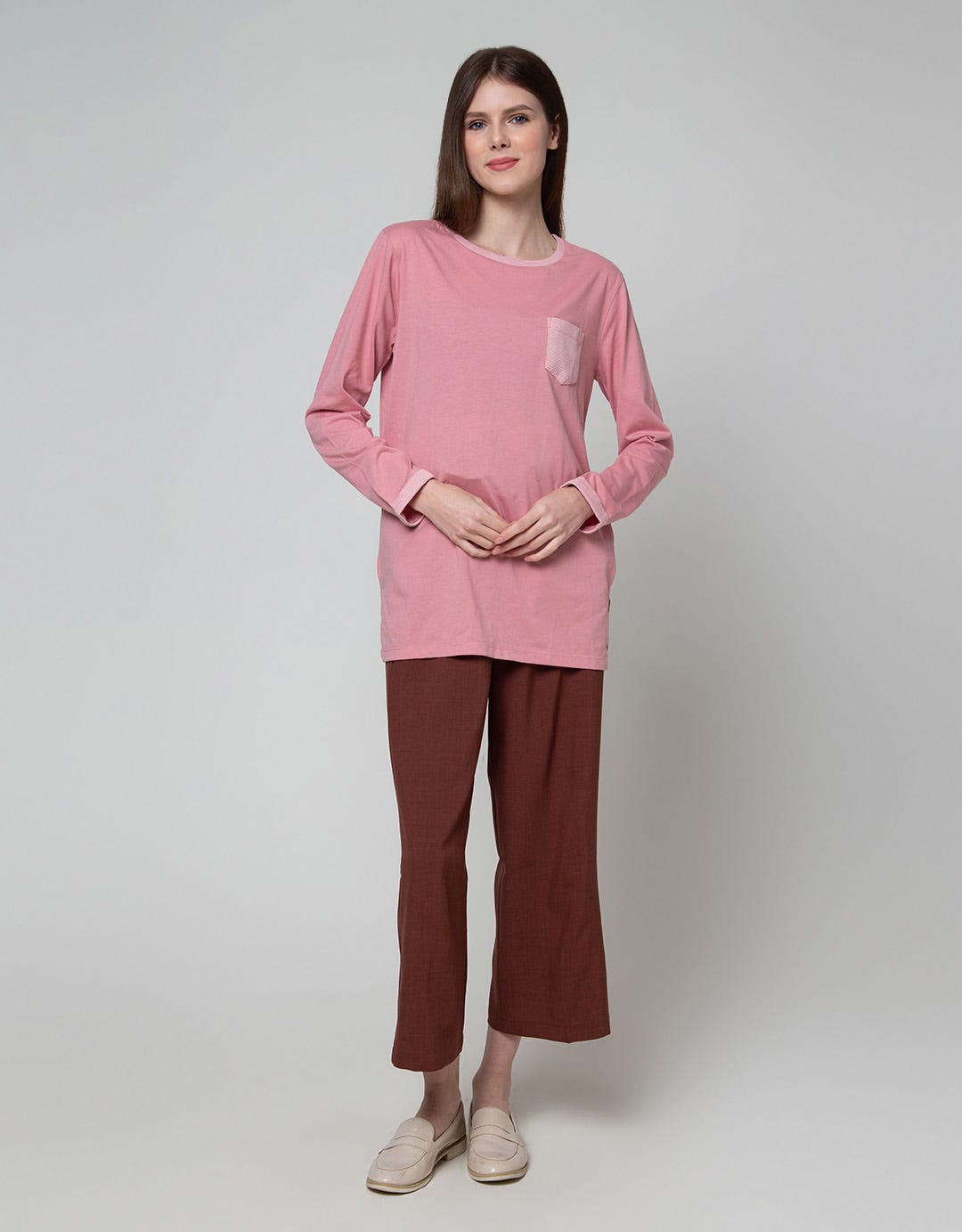 Phenomenal Plain Pocket Kaos Wanita