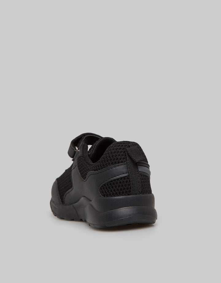 SNEAKERS SHOELACE