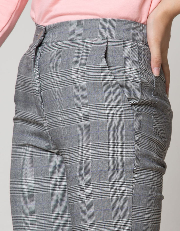 LONG PANTS ROLLED UP