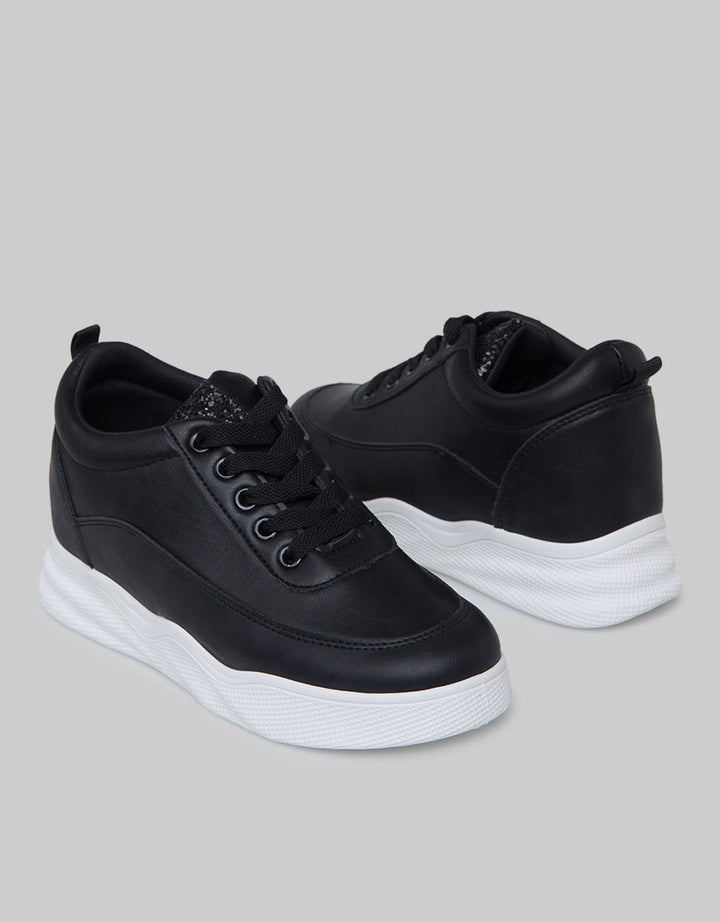 Laviola Comfy Sneakers