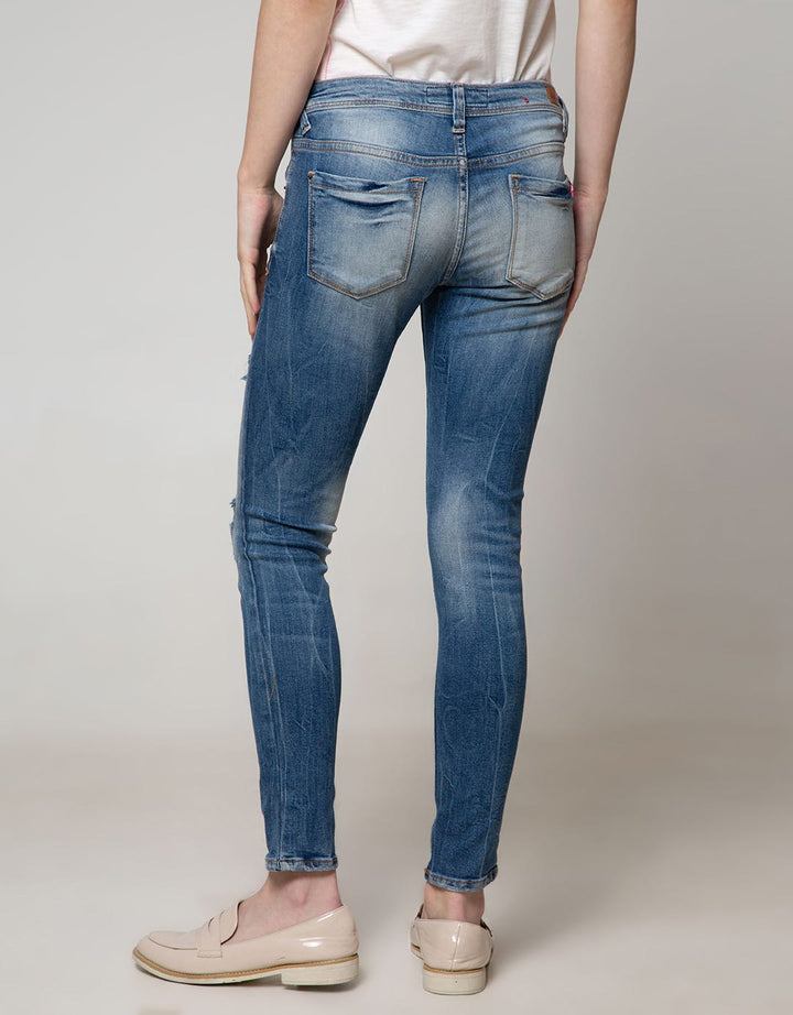 Cardinal Girl Ripped Casual Jeans