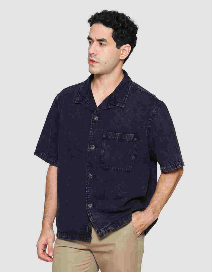 Nevada Woven Top Light Denim Boxy Kemeja Pria