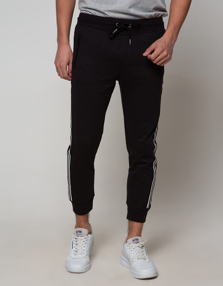 American Jeans Jogger With Manset On Side