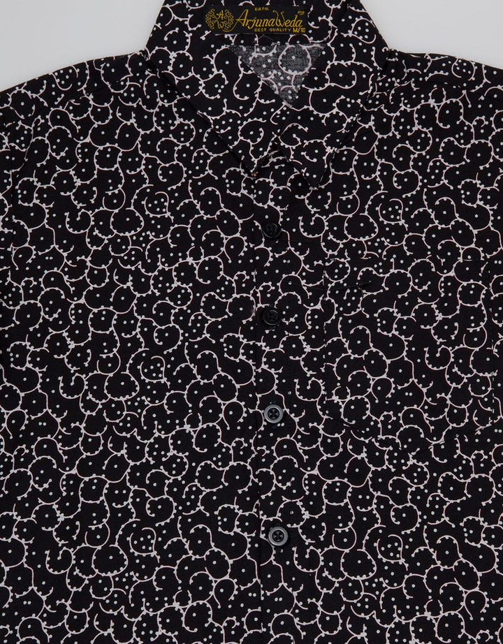 Arjunaweda Boy's Batik Shirt with Mountain Pattern