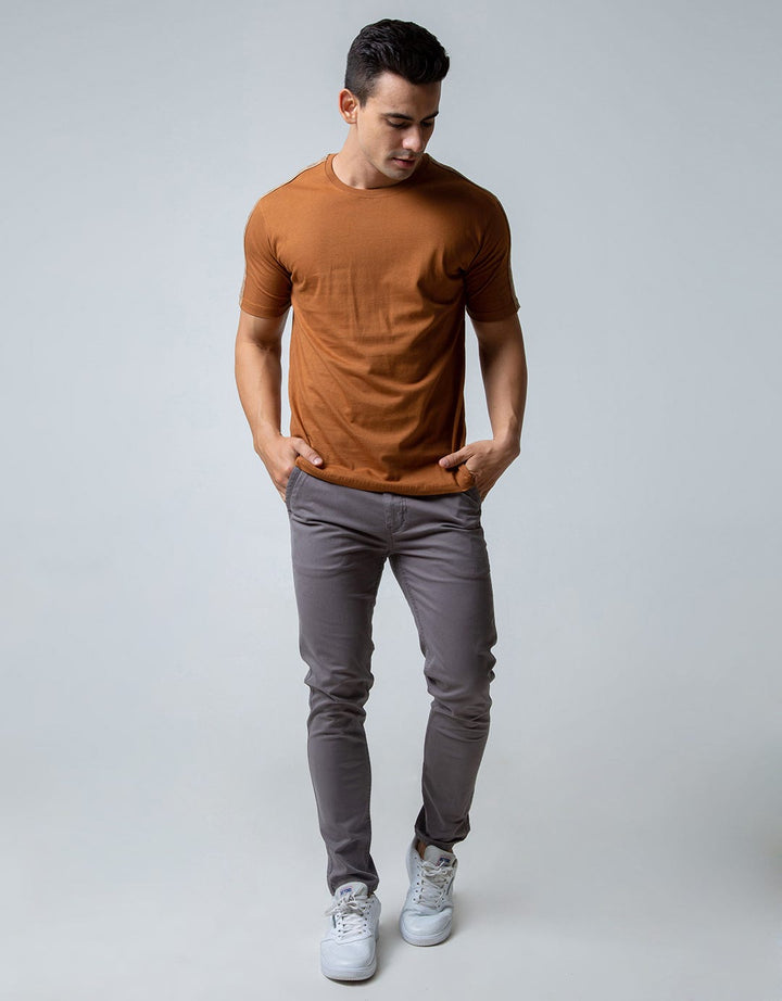 Details T-Shirt Round Neck List On Shoulder
