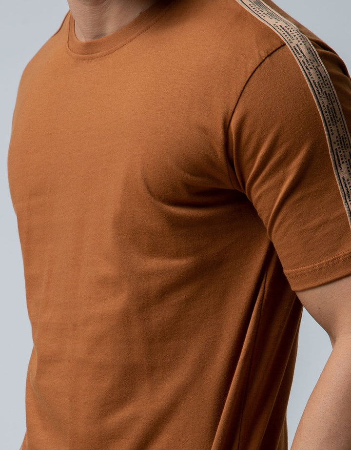 Details T-Shirt Round Neck List On Shoulder