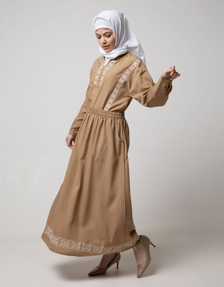 Annisa Maxi Skirt Hem Embro Twinning