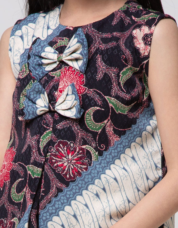 Arjuna Weda Girl Batik Lereng Parang