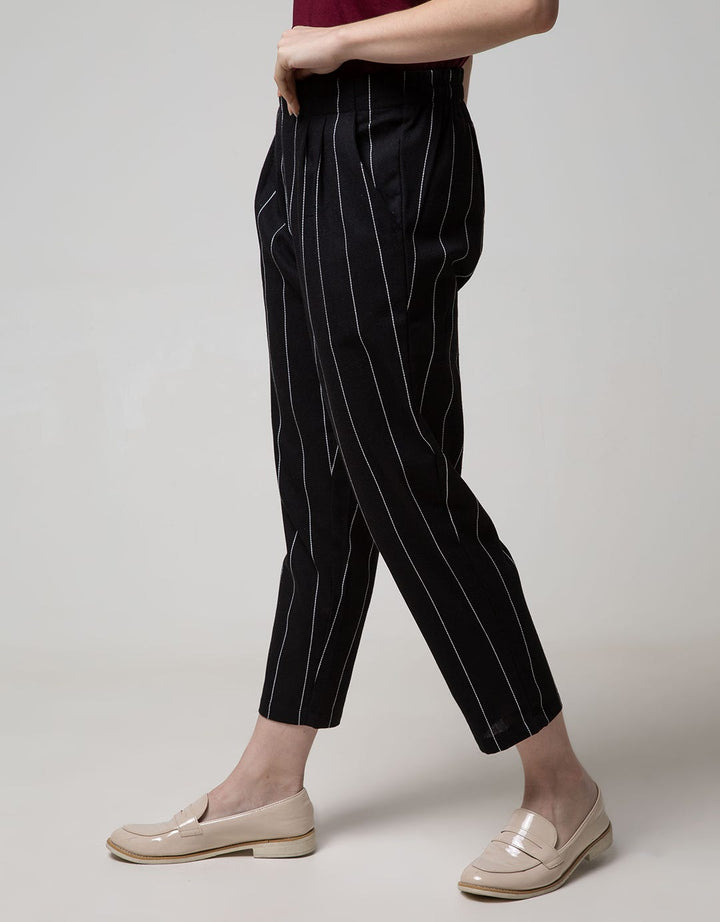 Details Chinos Pants Tapered Basic