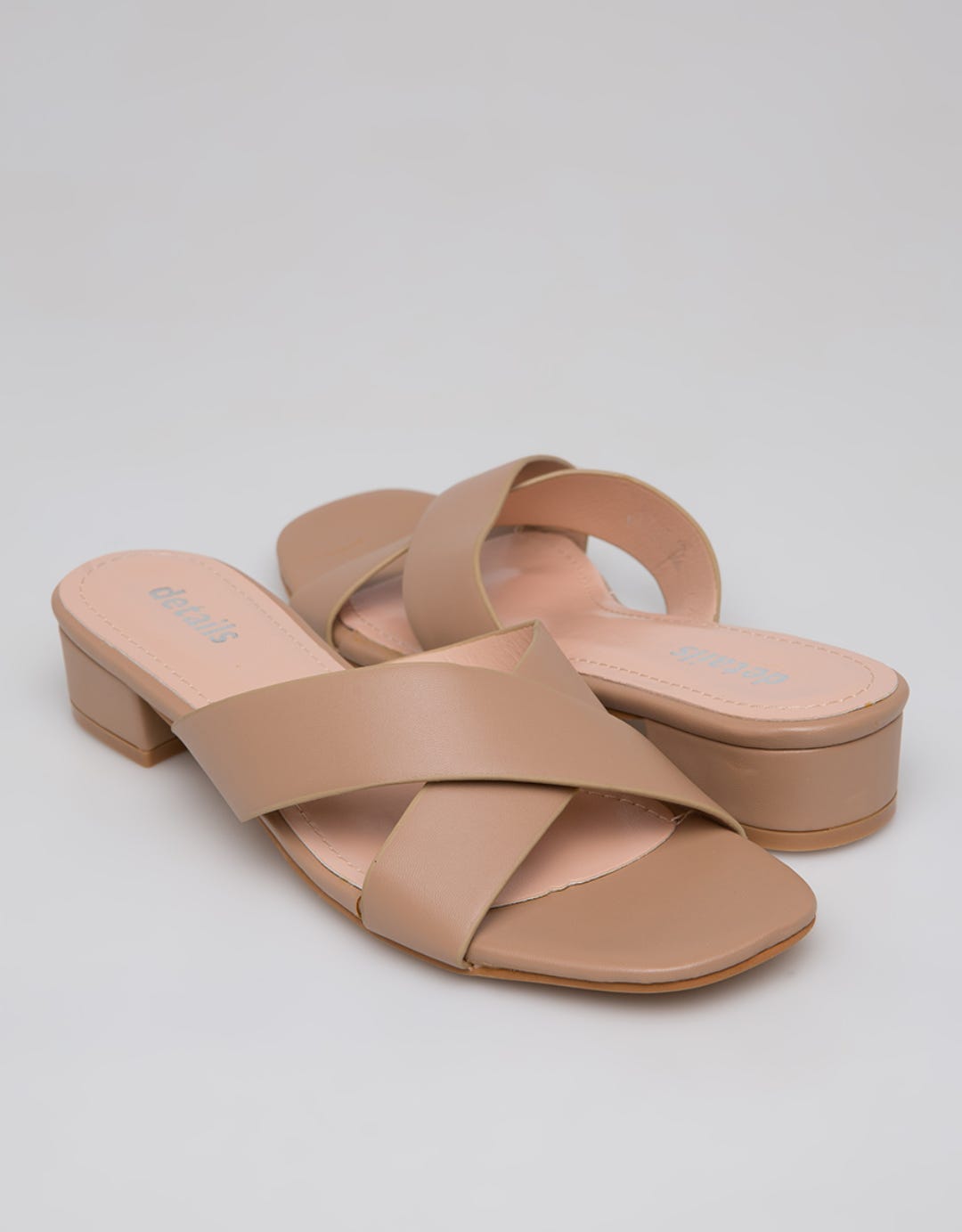 Details Slipper Sandals Cros