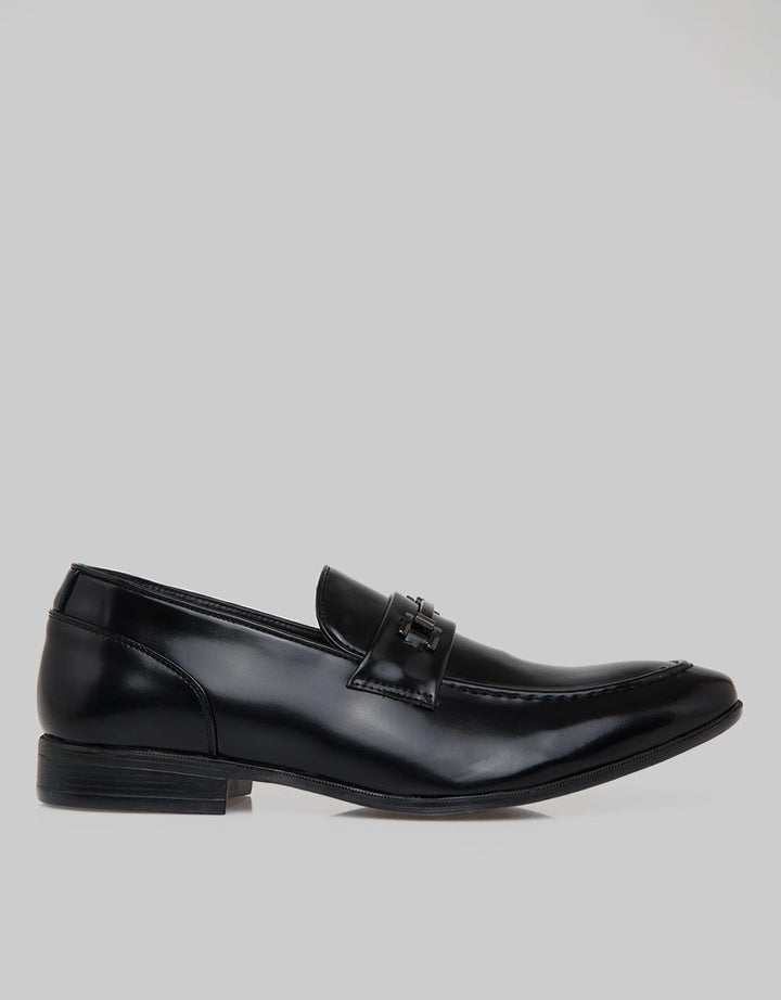 Yongki Komaladi Vant Sepatu Formal
