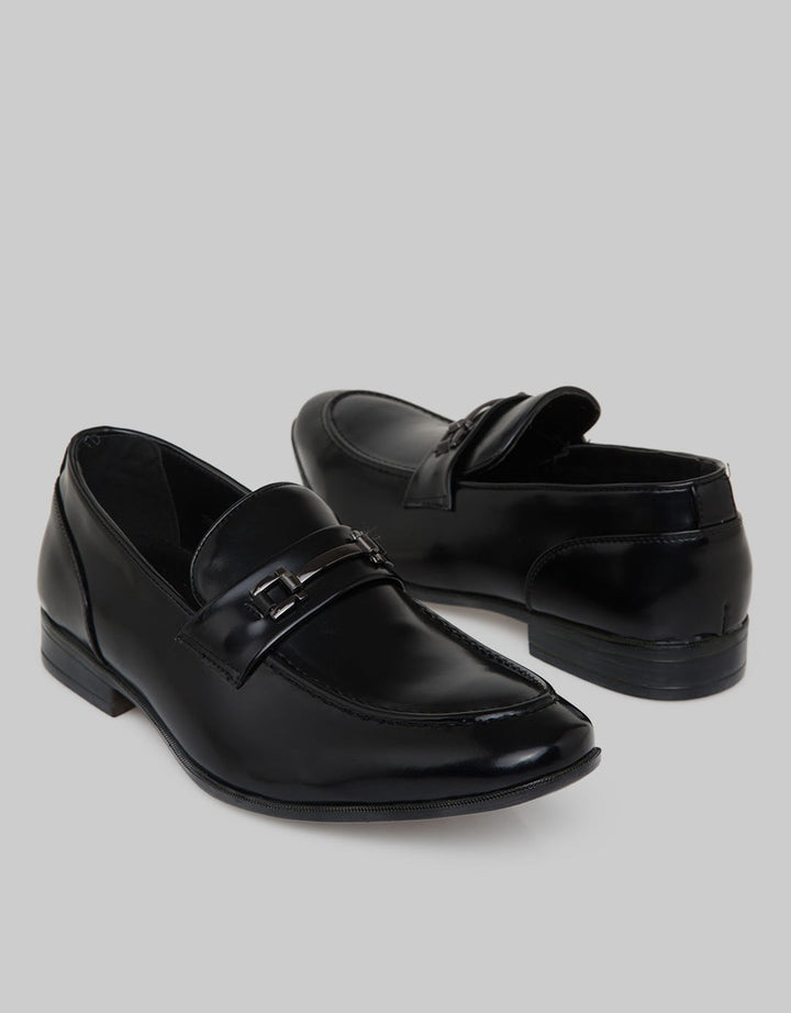 Yongki Komaladi Vant Sepatu Formal