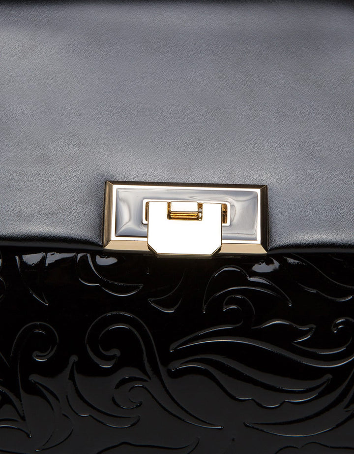 Connexion Cross Body Bag Chain