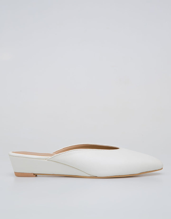 CLASSIC MULE SANDALS