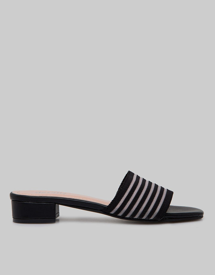 Details Slipper Sandals Wide