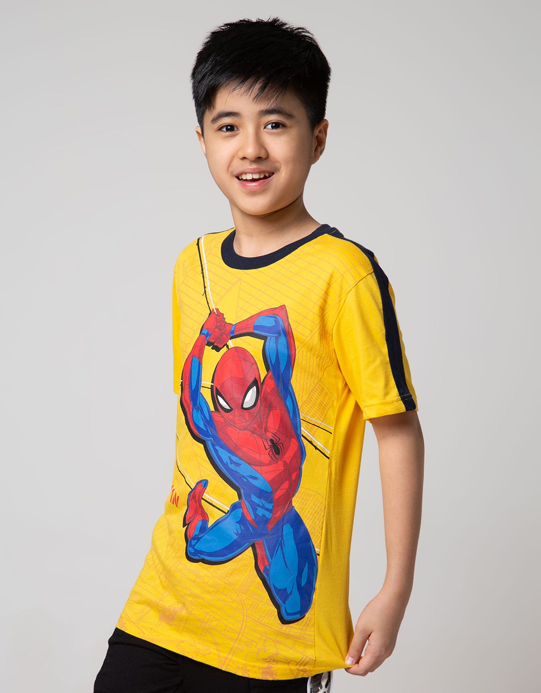 Marvel Short Sleeve T-Shirt Spider Hanging City Disk