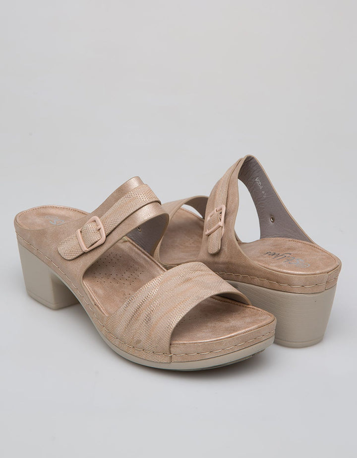 St. Yves Slipper Sandals Doubt