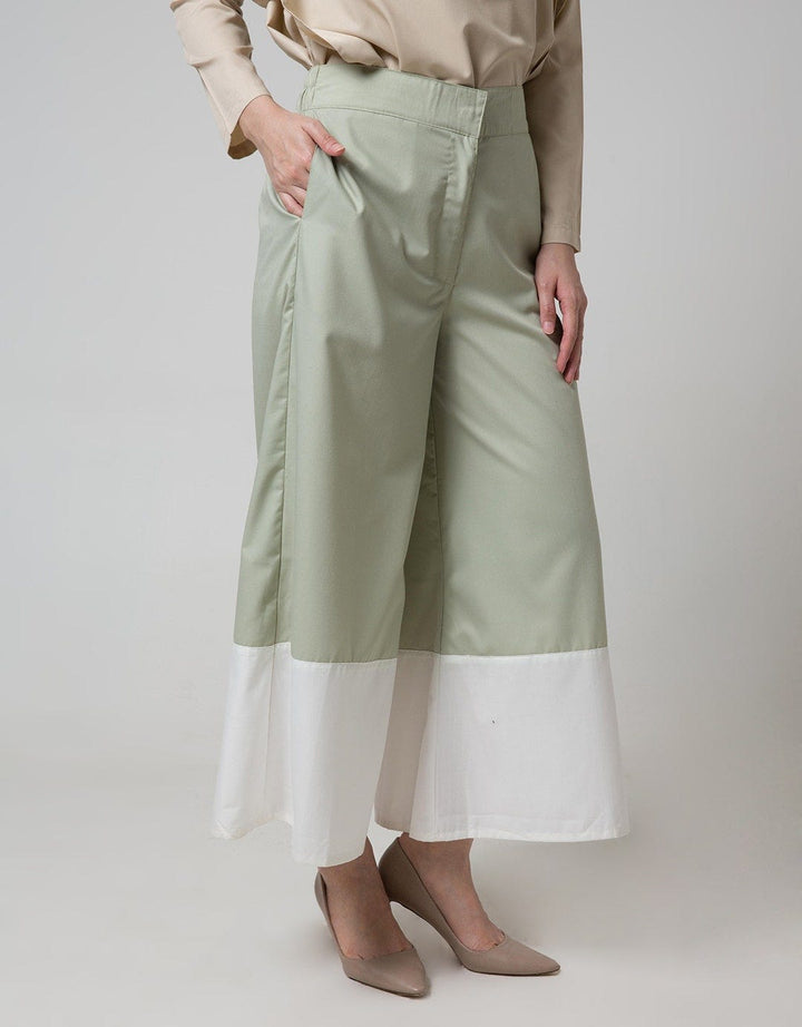 Chassia  Syakira Long Pants