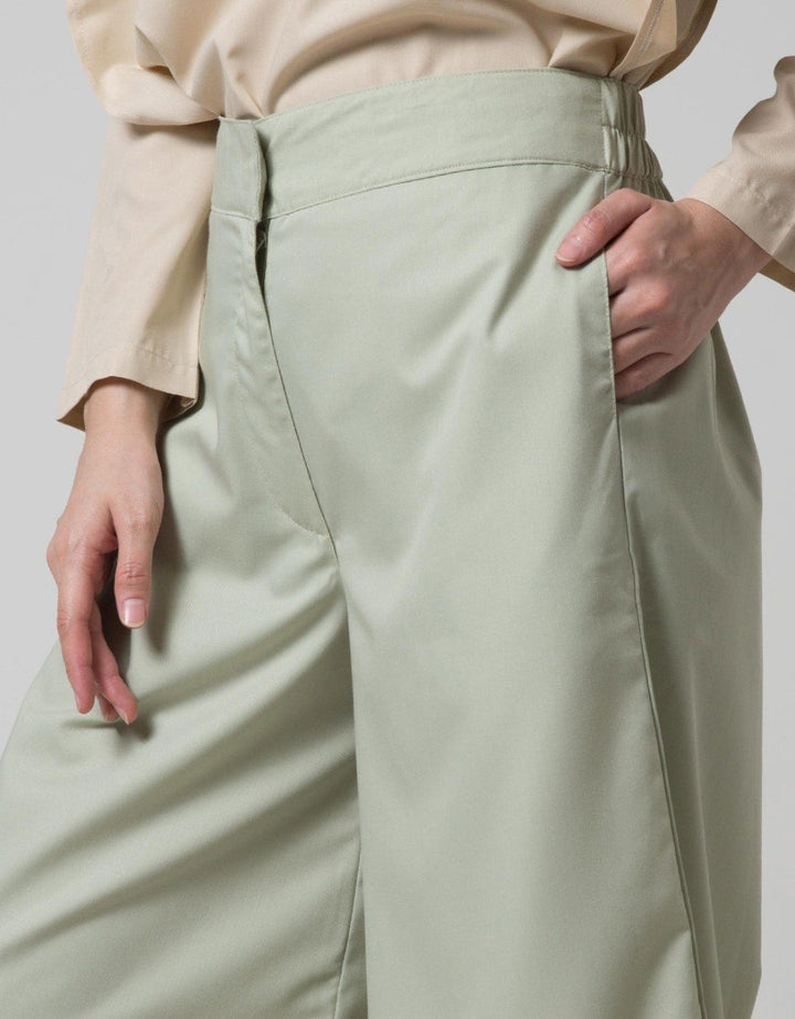 Chassia  Syakira Long Pants