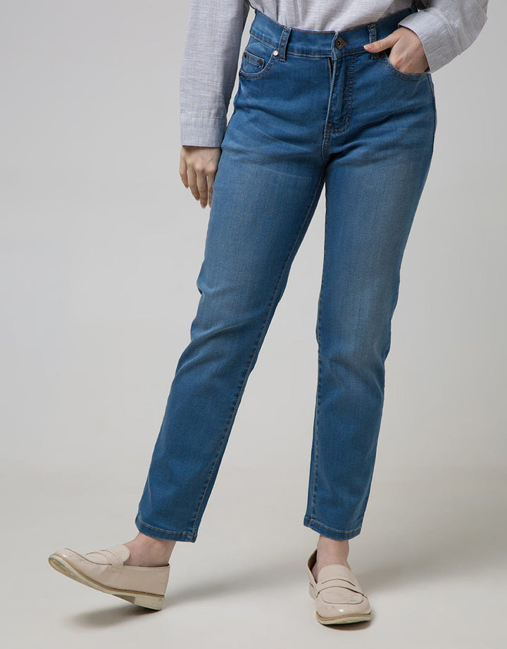 Expand Kely Jeans