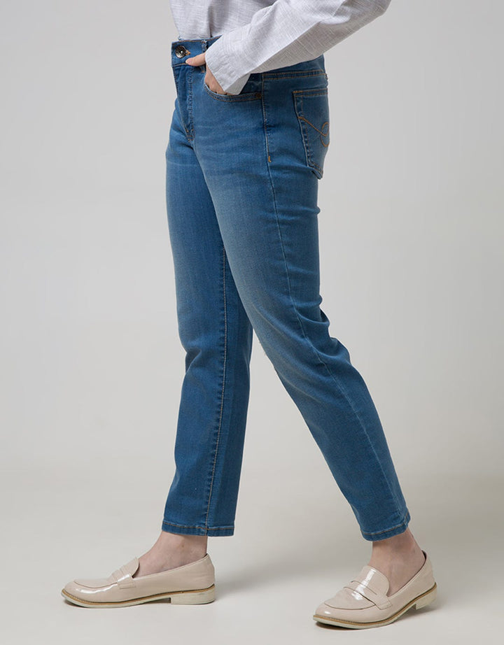 Expand Kely Jeans